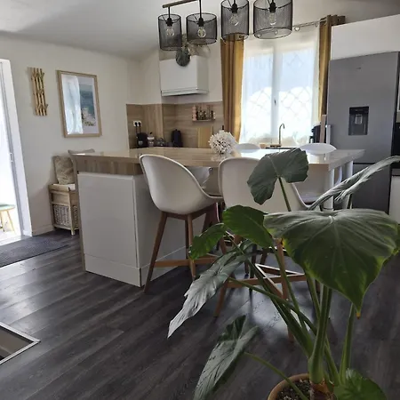 Grand F1 De Charme A L'etage D'une *